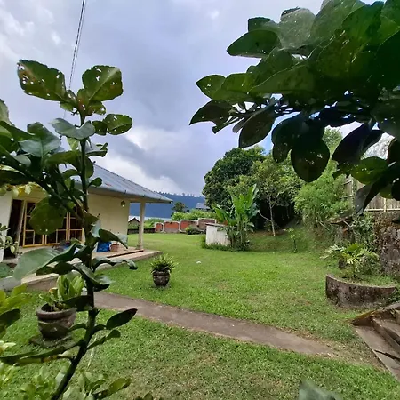 Rumah Tepi Danau